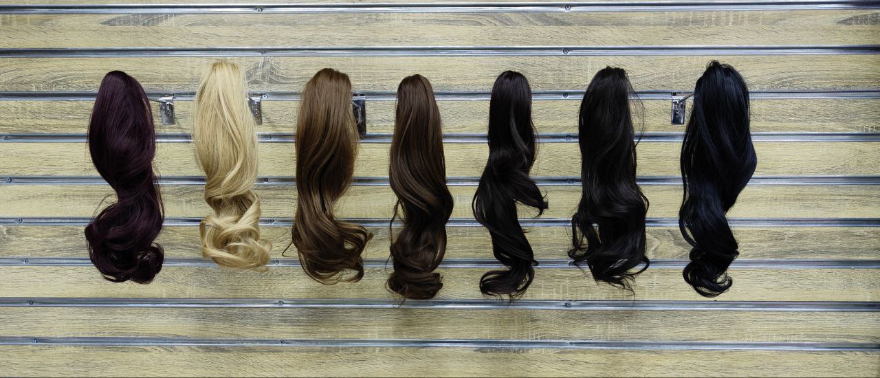 Claw clip ponytail Curly short