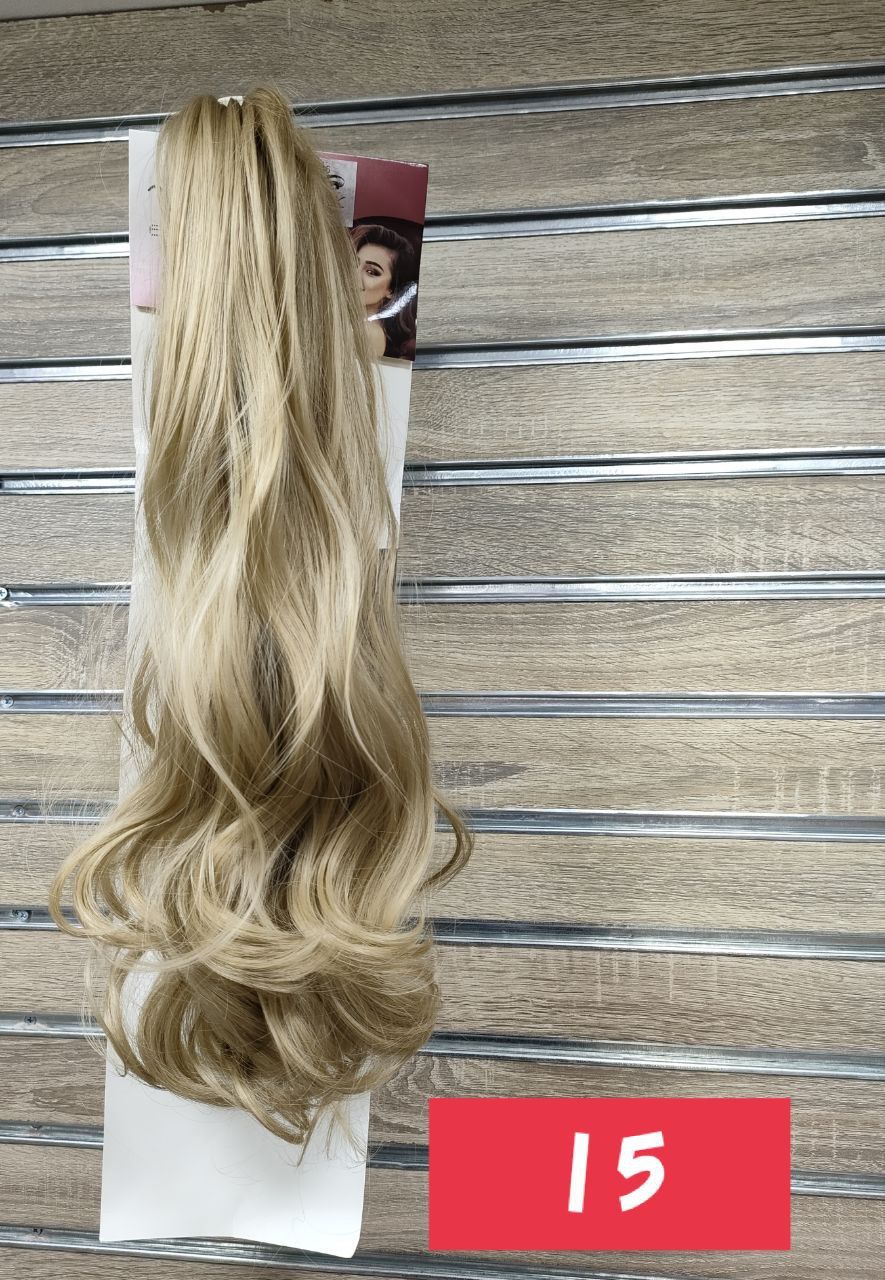 Claw clip ponytail wavy tall