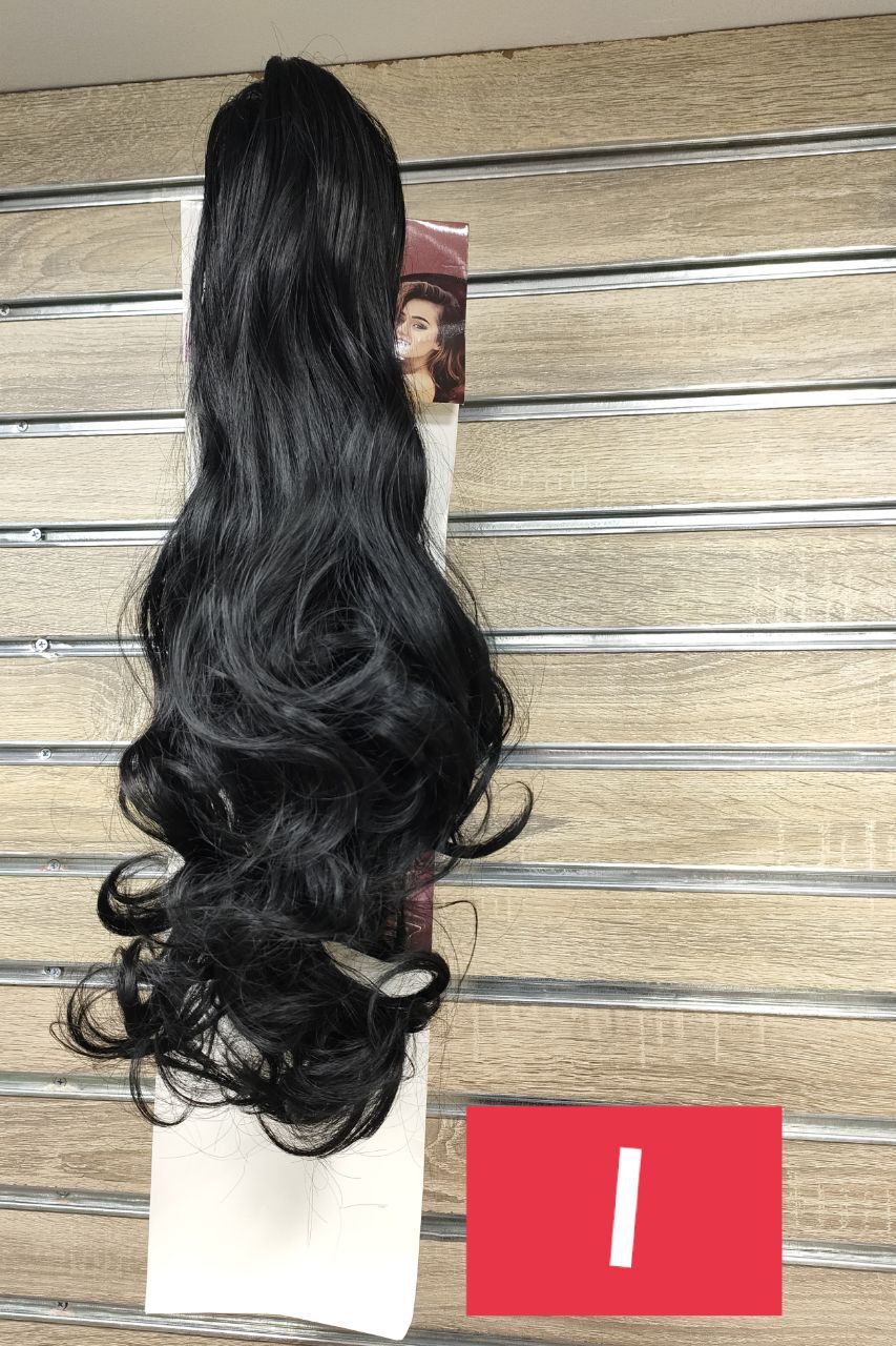 Claw clip ponytail wavy